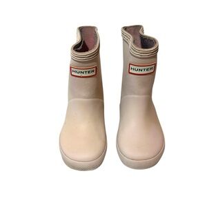 Girls Hunter boots in Light pink size 5